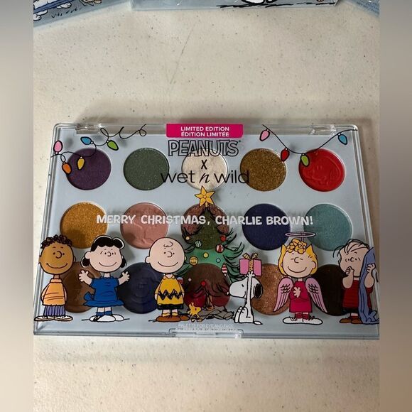 Wet n wild Christmas snoopy collection - Picture 2 of 7